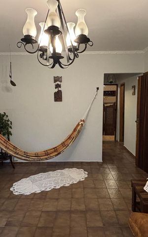 Casa à venda com 240m², 3 quartos e 2 vagas Casa à venda com 240m², 3 quartos e 2 vagasSala