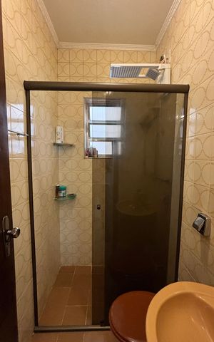 Casa à venda com 240m², 3 quartos e 2 vagas Casa à venda com 240m², 3 quartos e 2 vagasBanheiro