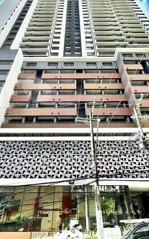 Studio para alugar com 35m², 1 quarto e sem vaga Studio para alugar com 35m², 1 quarto e sem vagaFachada