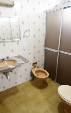Casa à venda com 198m², 4 quartos e 6 vagasBanheiro Suíte