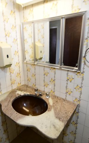 Casa à venda com 198m², 4 quartos e 6 vagasBanheiro Social