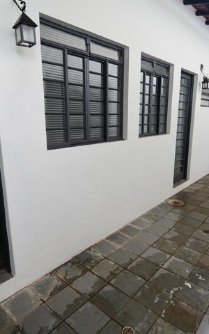 Casa à venda com 198m², 4 quartos e 6 vagasEdícula
