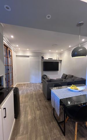 Casa à venda com 115m², 3 quartos e sem vaga Casa à venda com 115m², 3 quartos e sem vagaCozinha