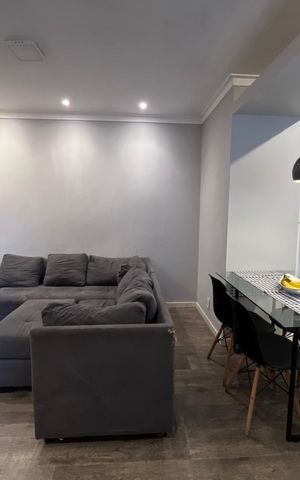 Casa à venda com 115m², 3 quartos e sem vaga Casa à venda com 115m², 3 quartos e sem vagaSala