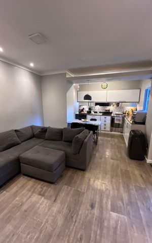 Casa à venda com 115m², 3 quartos e sem vaga Casa à venda com 115m², 3 quartos e sem vagaSala