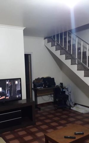 Casa à venda com 154m², 3 quartos e 3 vagas Casa à venda com 154m², 3 quartos e 3 vagasSala