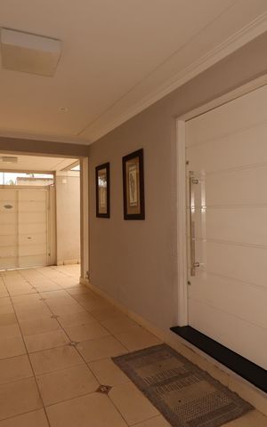 Casa à venda com 230m², 3 quartos e 3 vagasGaragem