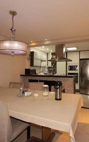 Casa à venda com 230m², 3 quartos e 3 vagasCozinha