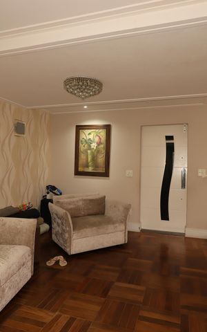 Casa à venda com 230m², 3 quartos e 3 vagasSala