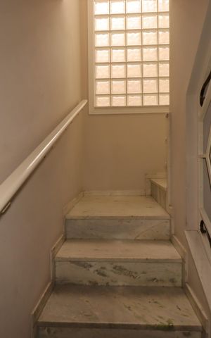 Casa à venda com 230m², 3 quartos e 3 vagasEscada