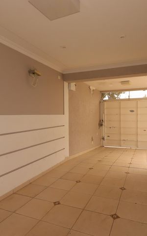 Casa à venda com 230m², 3 quartos e 3 vagasGaragem