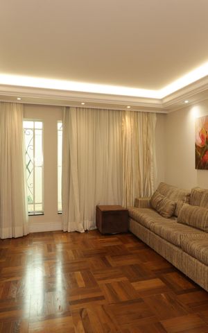 Casa à venda com 230m², 3 quartos e 3 vagasSala