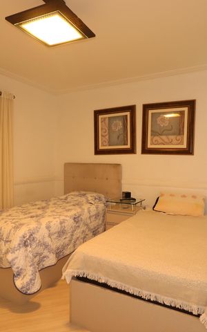 Casa à venda com 230m², 3 quartos e 3 vagasSuíte
