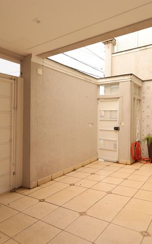 Casa à venda com 230m², 3 quartos e 3 vagasGaragem