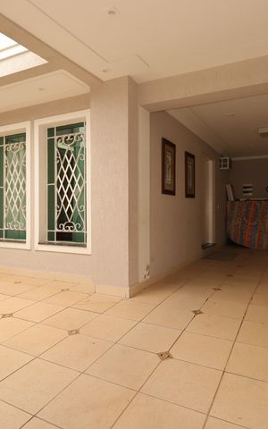 Casa à venda com 230m², 3 quartos e 3 vagasGaragem