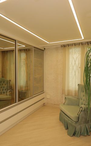 Casa à venda com 230m², 3 quartos e 3 vagasCloset da Suíte