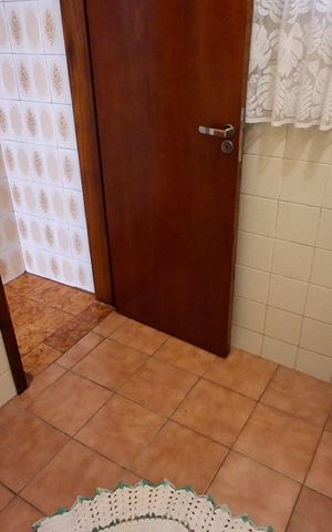 Casa à venda com 98m², 3 quartos e 4 vagas Casa à venda com 98m², 3 quartos e 4 vagasBanheiro Social