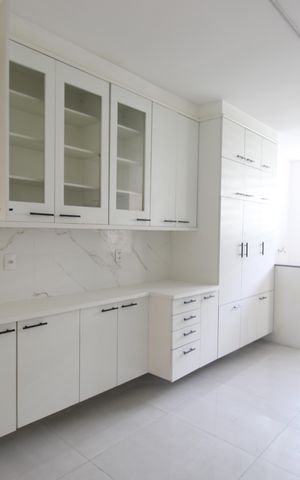 Apartamento à venda com 180m², 4 quartos e 2 vagasCozinha
