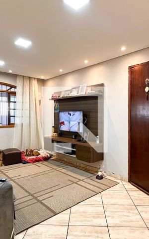 Casa à venda com 187m², 3 quartos e 2 vagas Casa à venda com 187m², 3 quartos e 2 vagasSala