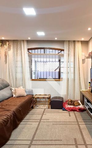 Casa à venda com 187m², 3 quartos e 2 vagas Casa à venda com 187m², 3 quartos e 2 vagasSala