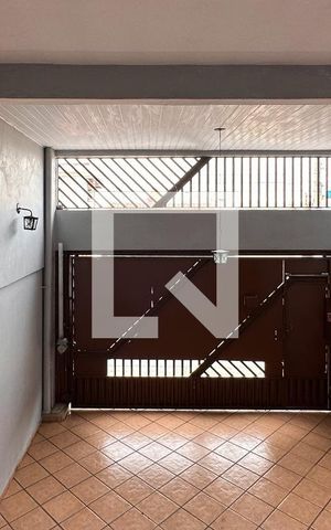 Casa à venda com 187m², 3 quartos e 2 vagas Casa à venda com 187m², 3 quartos e 2 vagasÁrea externa
