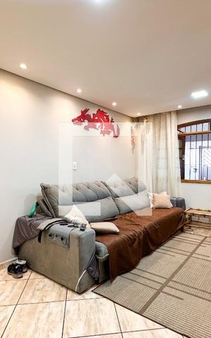 Casa à venda com 187m², 3 quartos e 2 vagas Casa à venda com 187m², 3 quartos e 2 vagasSala