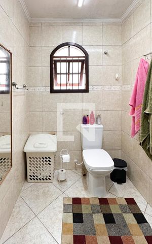 Casa à venda com 187m², 3 quartos e 2 vagas Casa à venda com 187m², 3 quartos e 2 vagasBanheiro