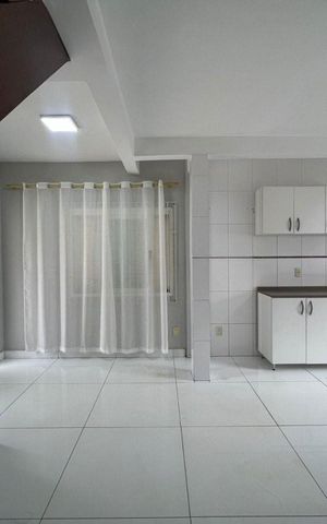 Casa à venda com 142m², 2 quartos e 3 vagas Casa à venda com 142m², 2 quartos e 3 vagasSala