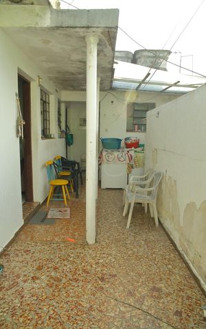 Casa à venda com 220m², 3 quartos e 2 vagasÁrea de Serviço/Quintal - edícula 