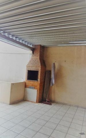 Casa à venda com 250m², 2 quartos e 2 vagas Casa à venda com 250m², 2 quartos e 2 vagasÁrea externa