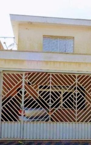 Casa à venda com 250m², 2 quartos e 2 vagas Casa à venda com 250m², 2 quartos e 2 vagasFachada