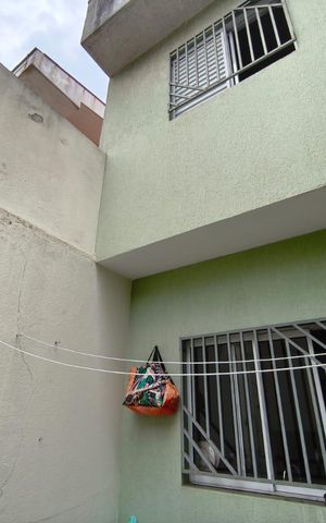 Casa à venda com 125m², 3 quartos e 2 vagas Casa à venda com 125m², 3 quartos e 2 vagasÁrea externa