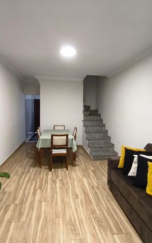 Casa à venda com 125m², 3 quartos e 2 vagas Casa à venda com 125m², 3 quartos e 2 vagasSala