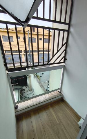 Casa à venda com 125m², 3 quartos e 2 vagas Casa à venda com 125m², 3 quartos e 2 vagasVaranda