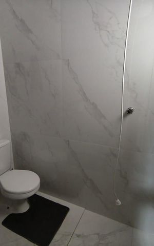Casa à venda com 125m², 3 quartos e 2 vagas Casa à venda com 125m², 3 quartos e 2 vagasBanheiro