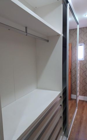 Casa à venda com 160m², 3 quartos e 4 vagas Casa à venda com 160m², 3 quartos e 4 vagasCloset