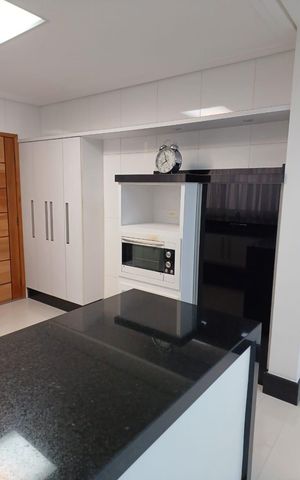Casa à venda com 160m², 3 quartos e 4 vagas Casa à venda com 160m², 3 quartos e 4 vagasCozinha