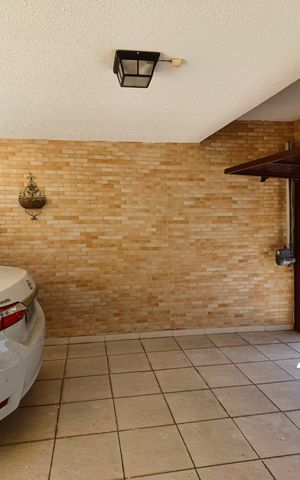 Casa à venda com 160m², 3 quartos e 4 vagas Casa à venda com 160m², 3 quartos e 4 vagasÁrea externa