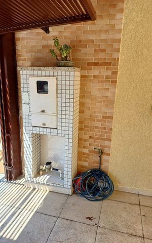 Casa à venda com 160m², 3 quartos e 4 vagas Casa à venda com 160m², 3 quartos e 4 vagasÁrea externa