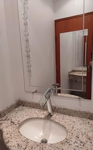 Casa à venda com 160m², 3 quartos e 4 vagas Casa à venda com 160m², 3 quartos e 4 vagasBanheiro