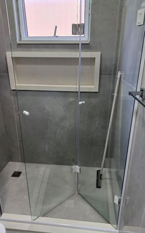 Casa à venda com 160m², 3 quartos e 4 vagas Casa à venda com 160m², 3 quartos e 4 vagasBanheiro