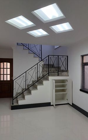 Casa à venda com 160m², 3 quartos e 4 vagas Casa à venda com 160m², 3 quartos e 4 vagasSala