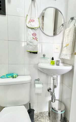 Apartamento à venda com 126m², 3 quartos e 2 vagas Apartamento à venda com 126m², 3 quartos e 2 vagasBanheiro de serviço