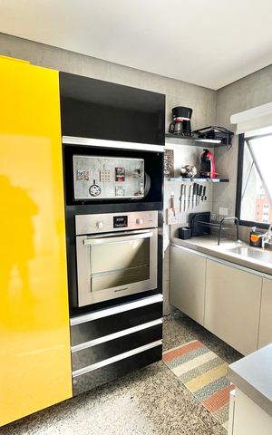 Apartamento à venda com 126m², 3 quartos e 2 vagas Apartamento à venda com 126m², 3 quartos e 2 vagasCozinha