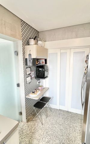Apartamento à venda com 126m², 3 quartos e 2 vagas Apartamento à venda com 126m², 3 quartos e 2 vagasCozinha