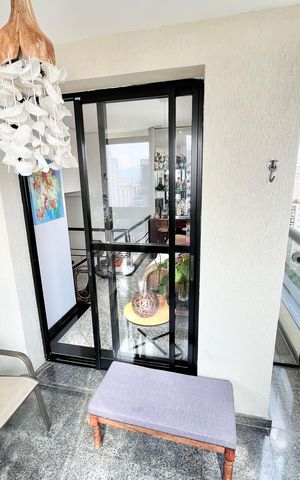 Apartamento à venda com 126m², 3 quartos e 2 vagas Apartamento à venda com 126m², 3 quartos e 2 vagasVaranda da Sala