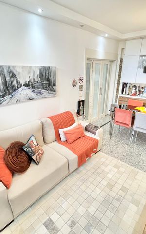 Apartamento à venda com 126m², 3 quartos e 2 vagas Apartamento à venda com 126m², 3 quartos e 2 vagasSala