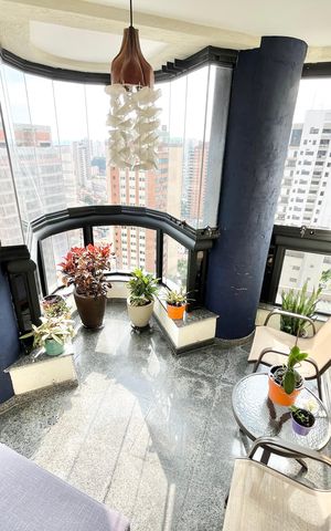 Apartamento à venda com 126m², 3 quartos e 2 vagas Apartamento à venda com 126m², 3 quartos e 2 vagasVaranda da Sala