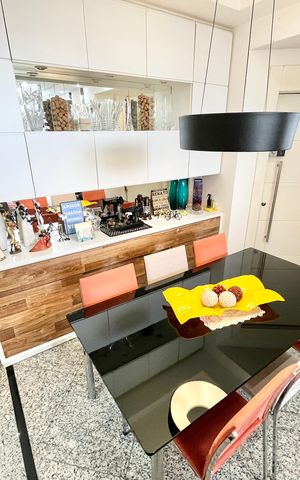 Apartamento à venda com 126m², 3 quartos e 2 vagas Apartamento à venda com 126m², 3 quartos e 2 vagasSala