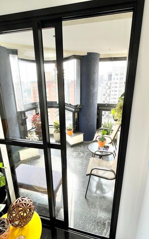 Apartamento à venda com 126m², 3 quartos e 2 vagas Apartamento à venda com 126m², 3 quartos e 2 vagasVaranda da Sala